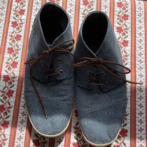 Men’s Tom’s shoes
